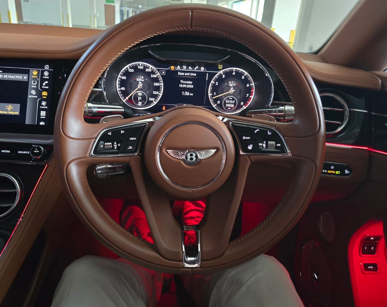 Bentley Continental GT 6.0 W12 Twin-Turbo Coupe – Steering wheel and gauges