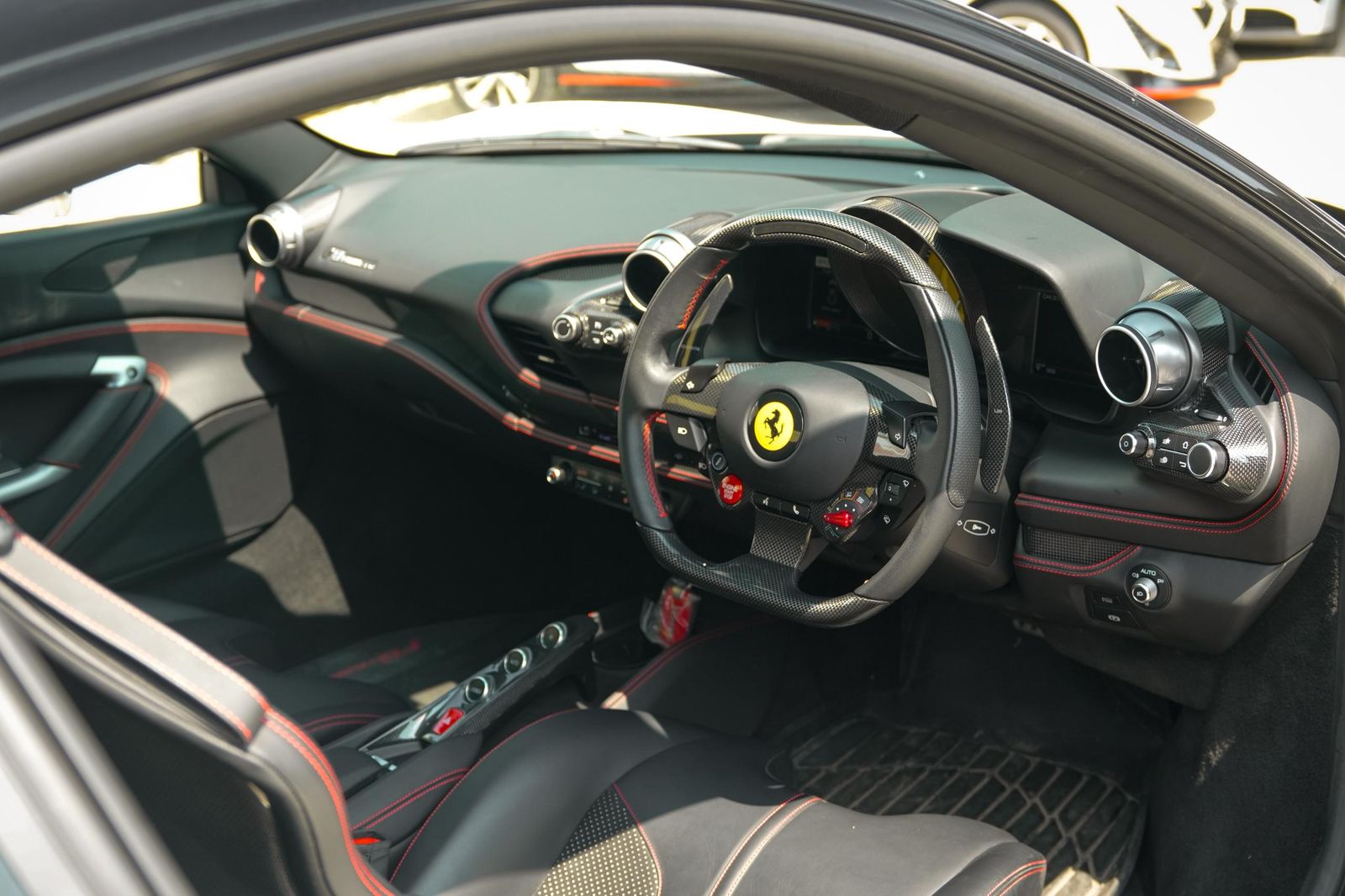 Ferrari F8 Tributo #8327 – Cockpit