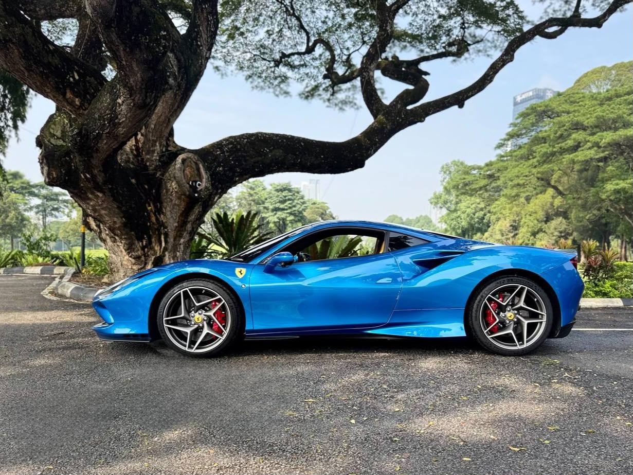 Ferrari F8 Tributo 3.9 V8 – Side