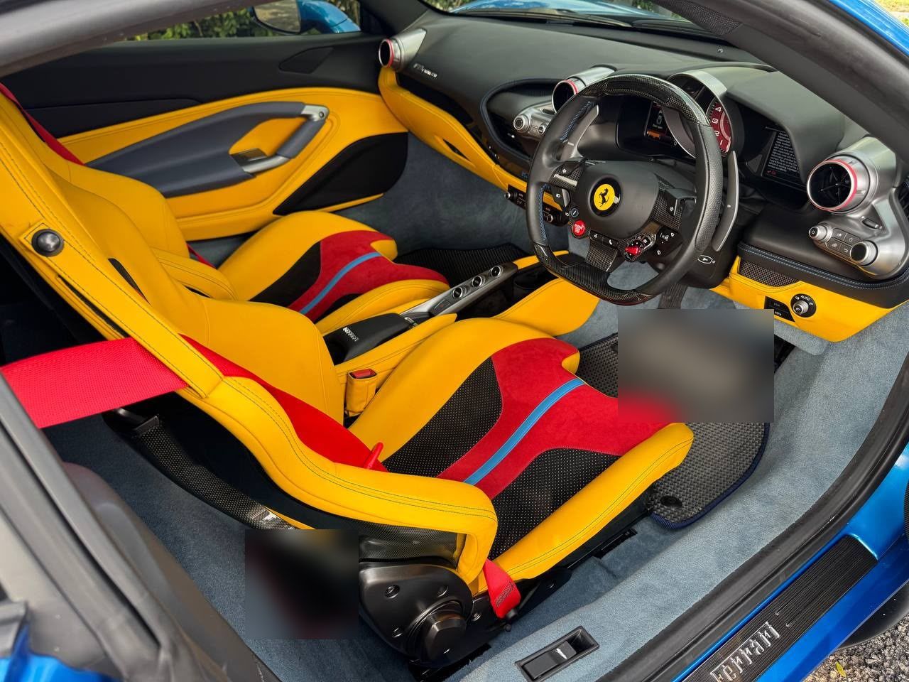 Ferrari F8 Tributo 3.9 V8 – Cabin