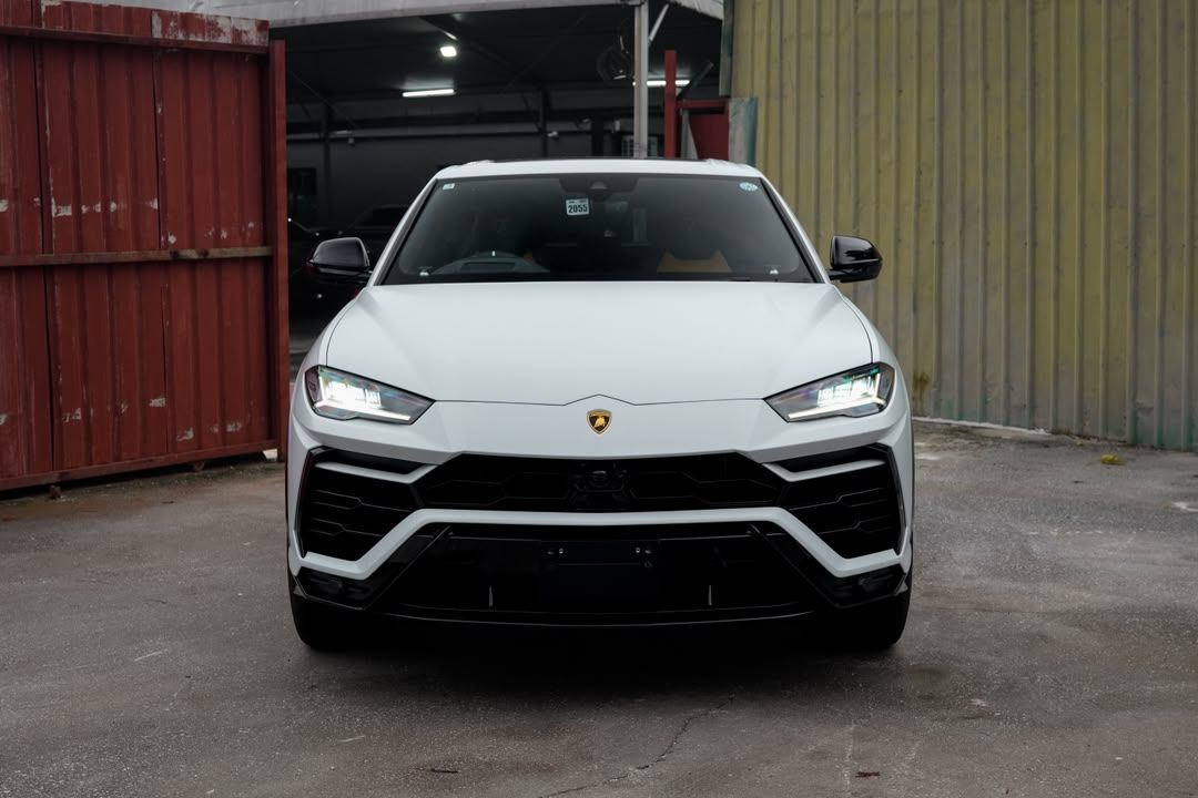 Lamborghini Urus #2055 – Front