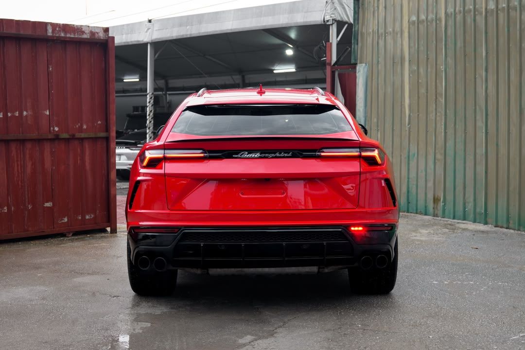Lamborghini Urus #2105 – Rear