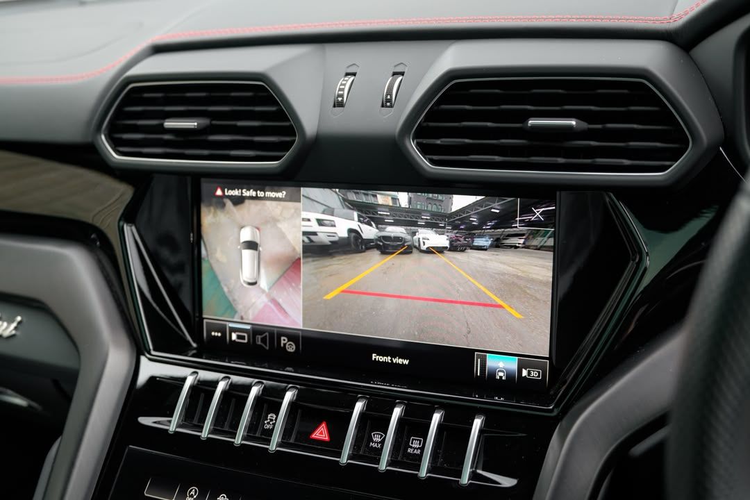Lamborghini Urus #2105 – 360 camera screen