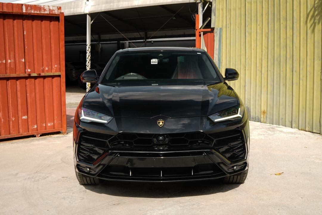 Lamborghini Urus #4366 – Front