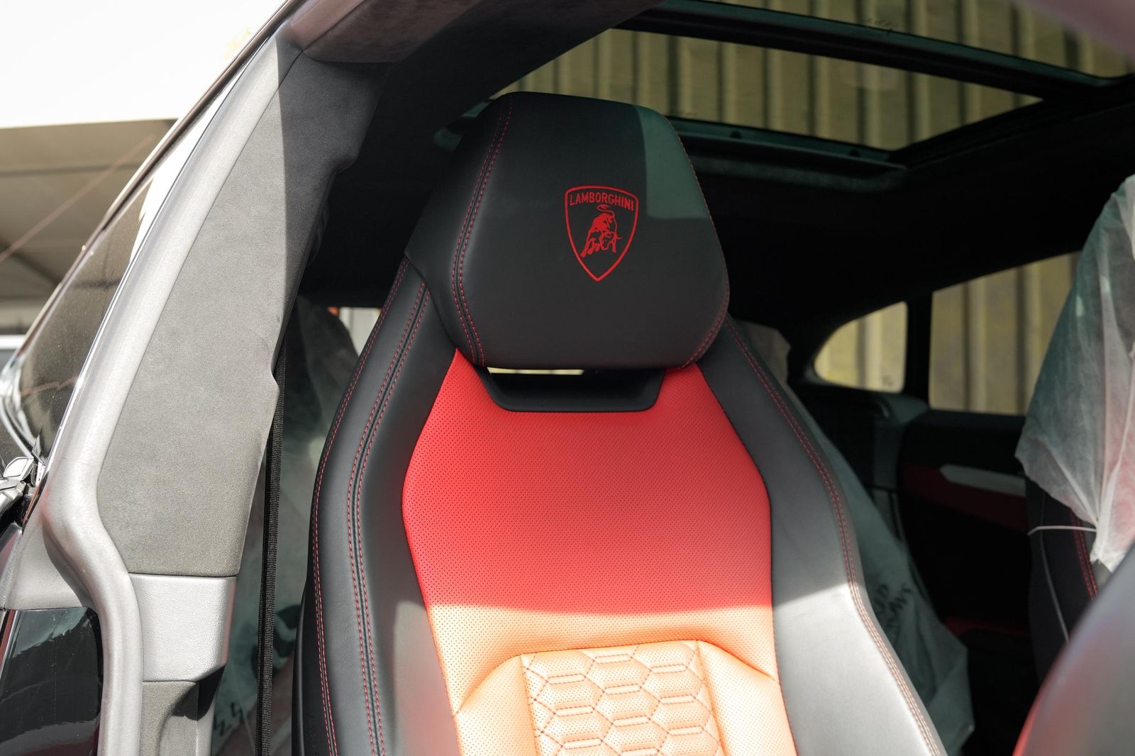 Lamborghini Urus #4366 – Headrest logo