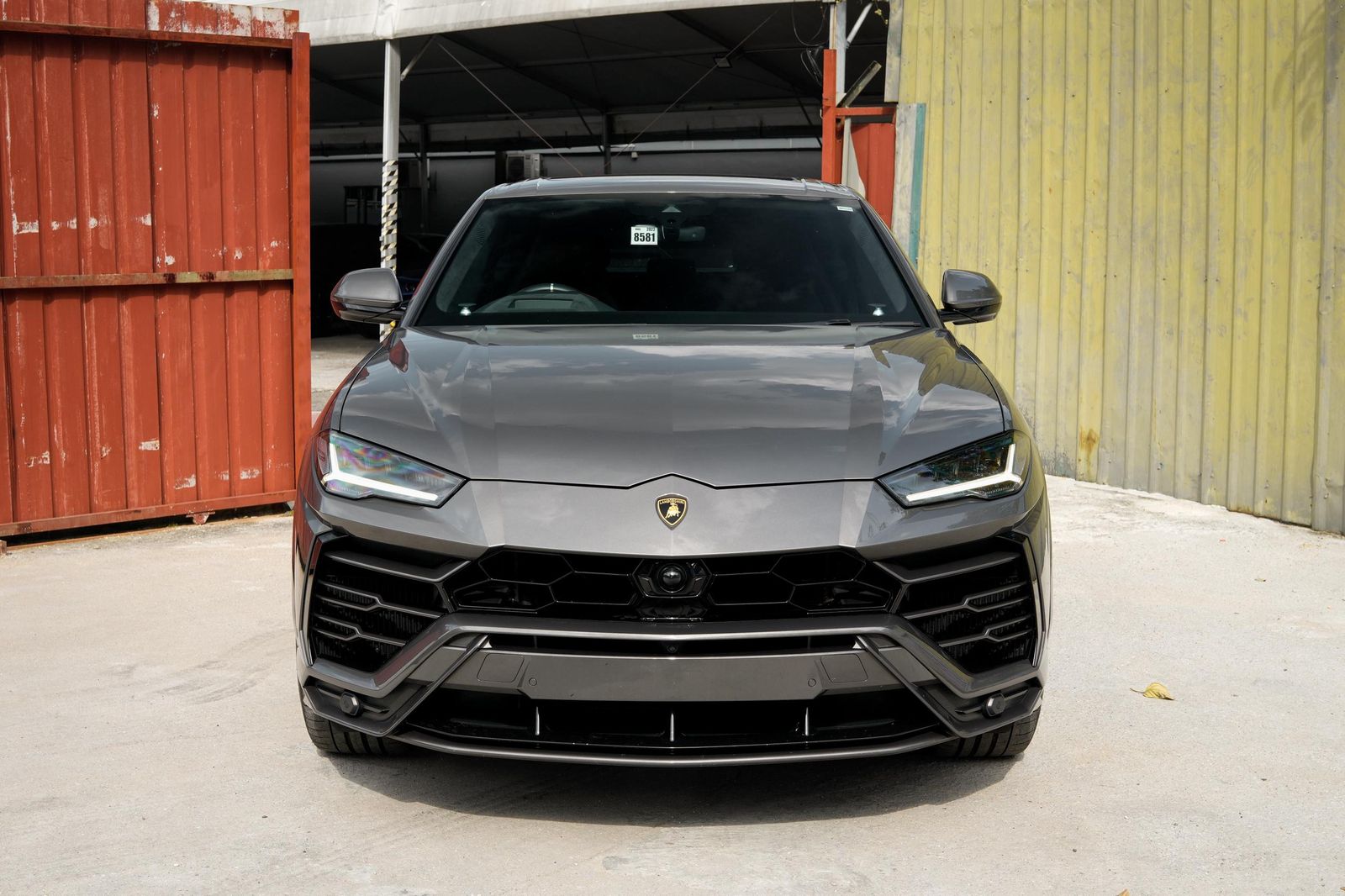 Lamborghini Urus #8581 – Front