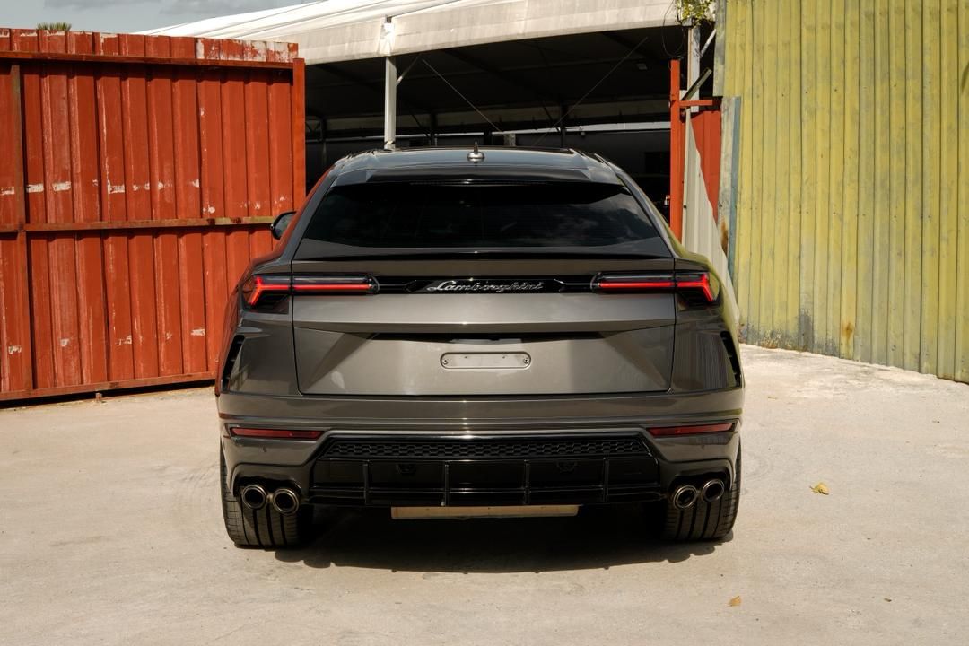 Lamborghini Urus #8581 – Rear