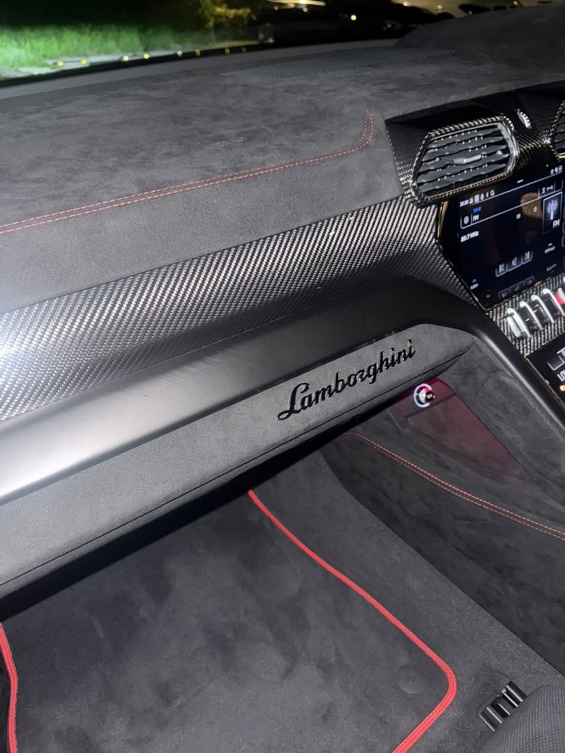 Lamborghini Urus Performante #9453 – Carbon dashboard