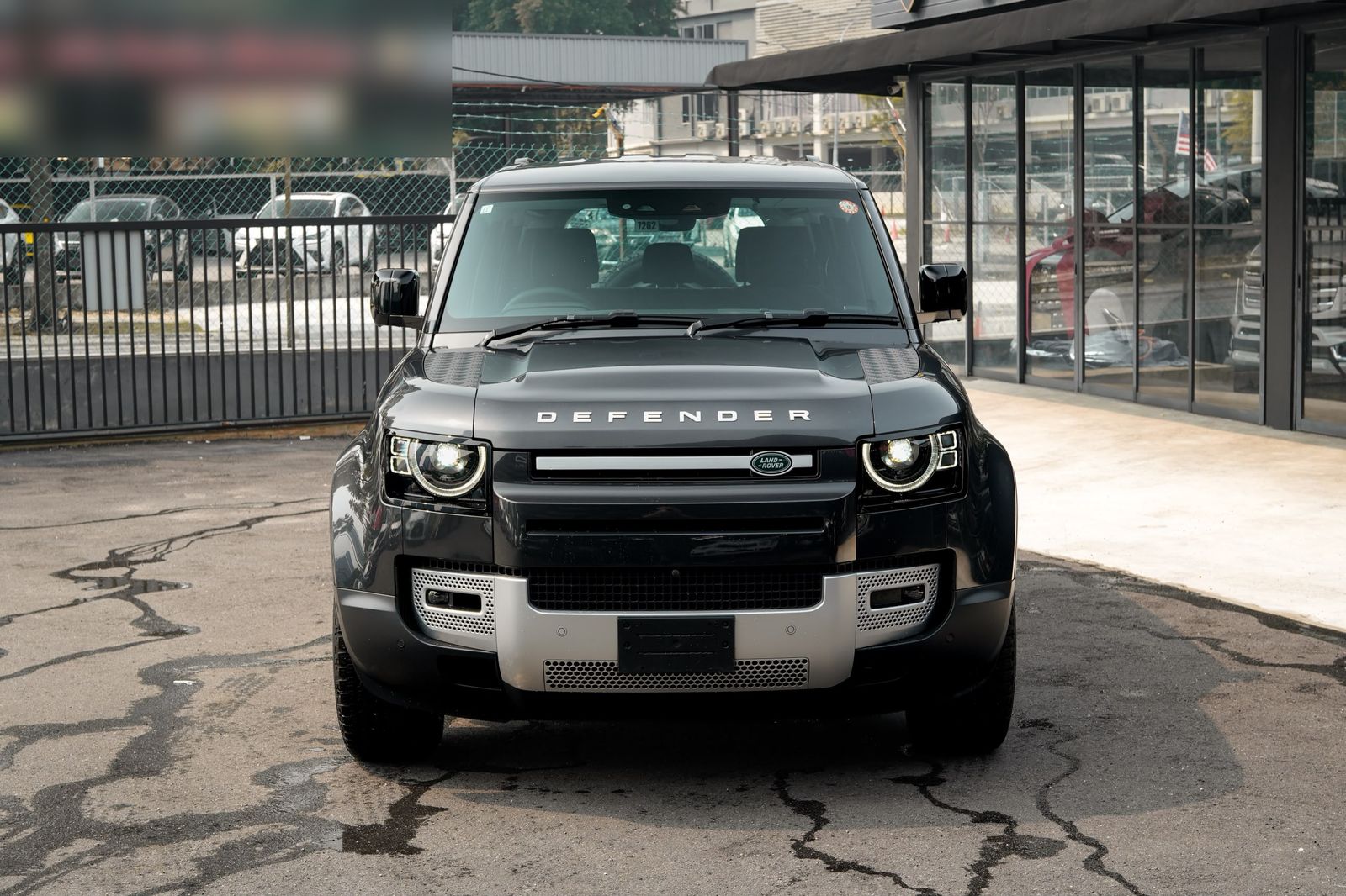 Land Rover Defender 110 S P300 #7262 – Front