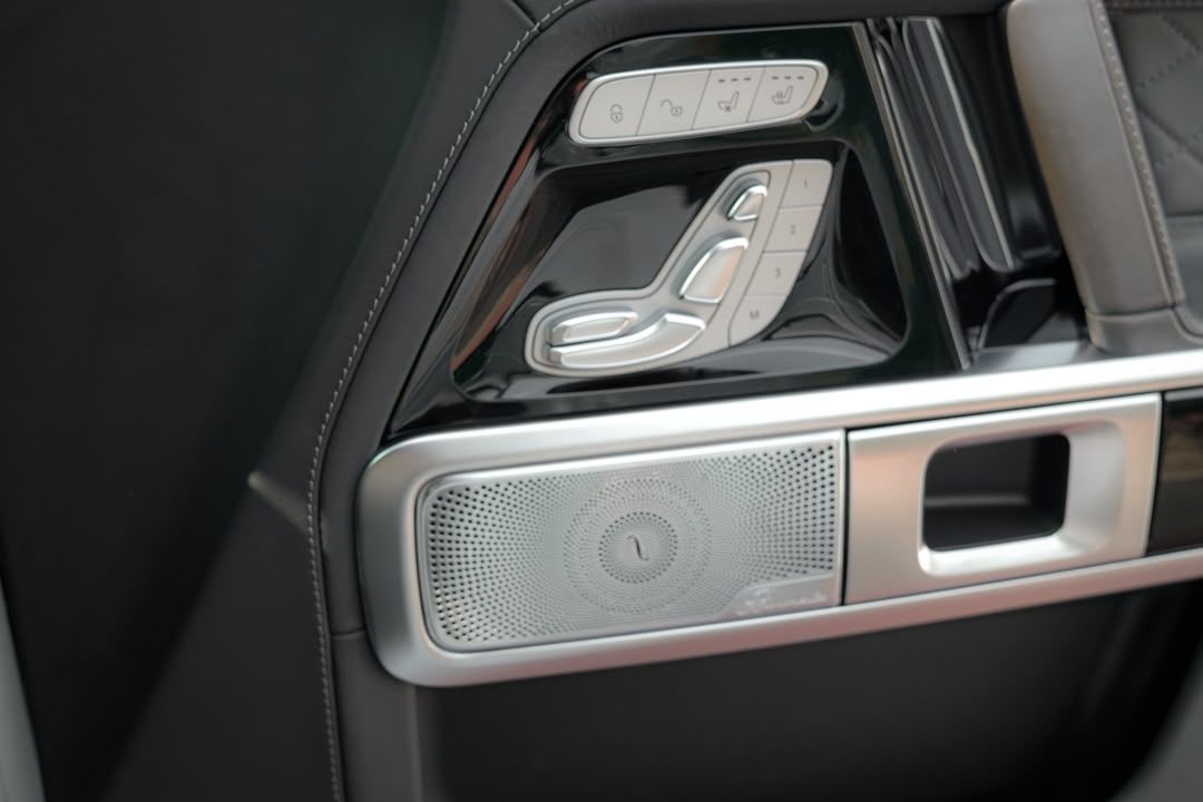 Mercedes-AMG G63 Manufaktur #1516 – Seat controls and Burmester speaker