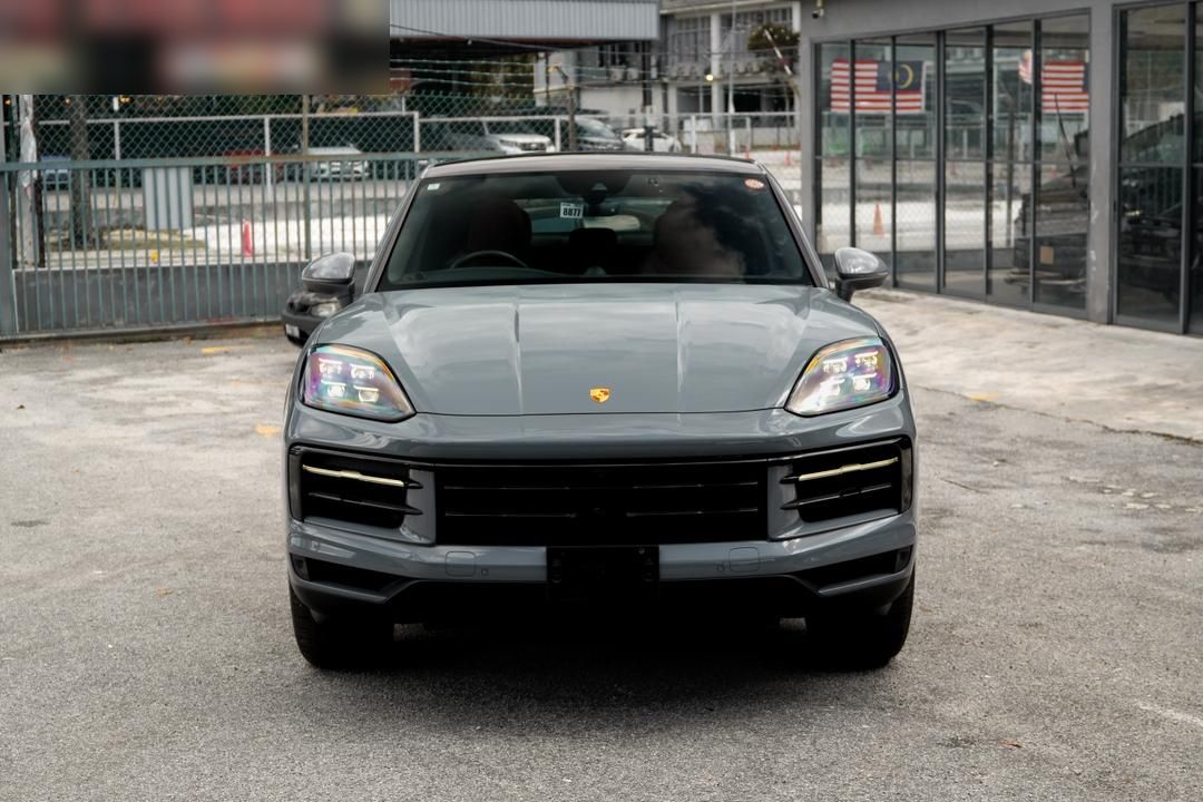 Porsche Cayenne Coupe #8877 – Front