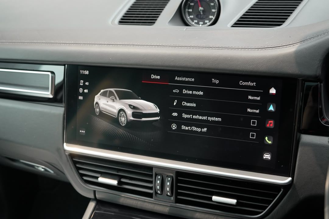 Porsche Cayenne Coupe GTS #6541 – Drive mode screen