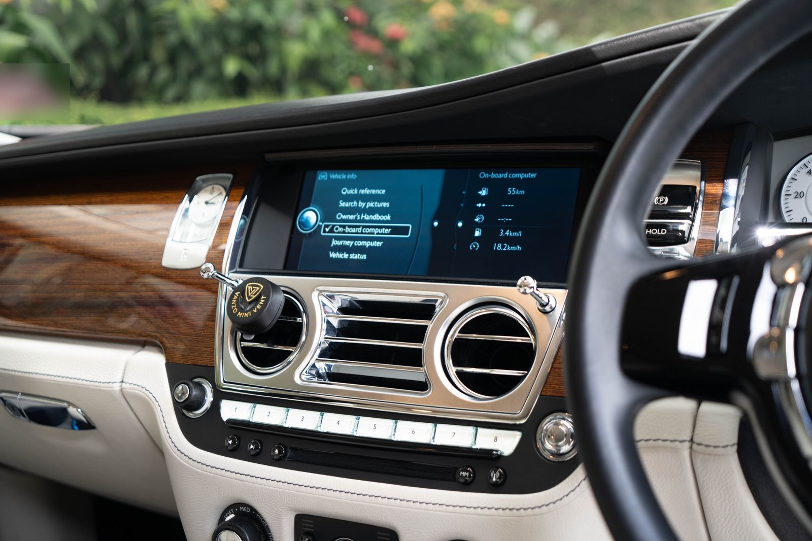 Rolls-Royce Ghost – Centre screen