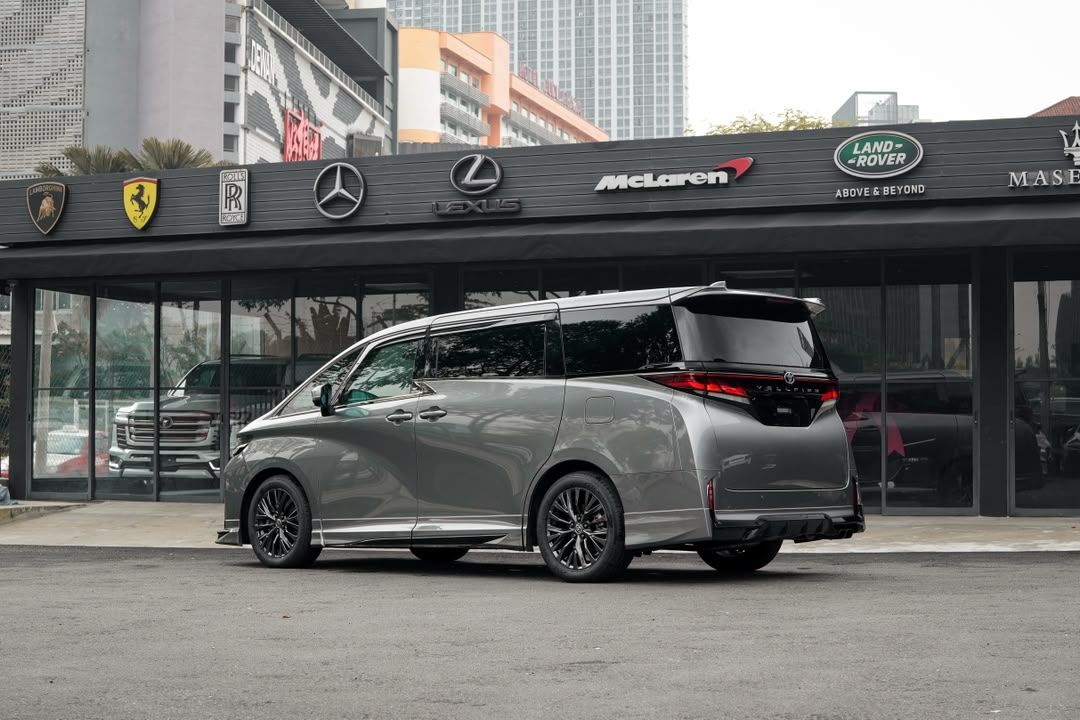 Toyota Vellfire Z Premier #4572